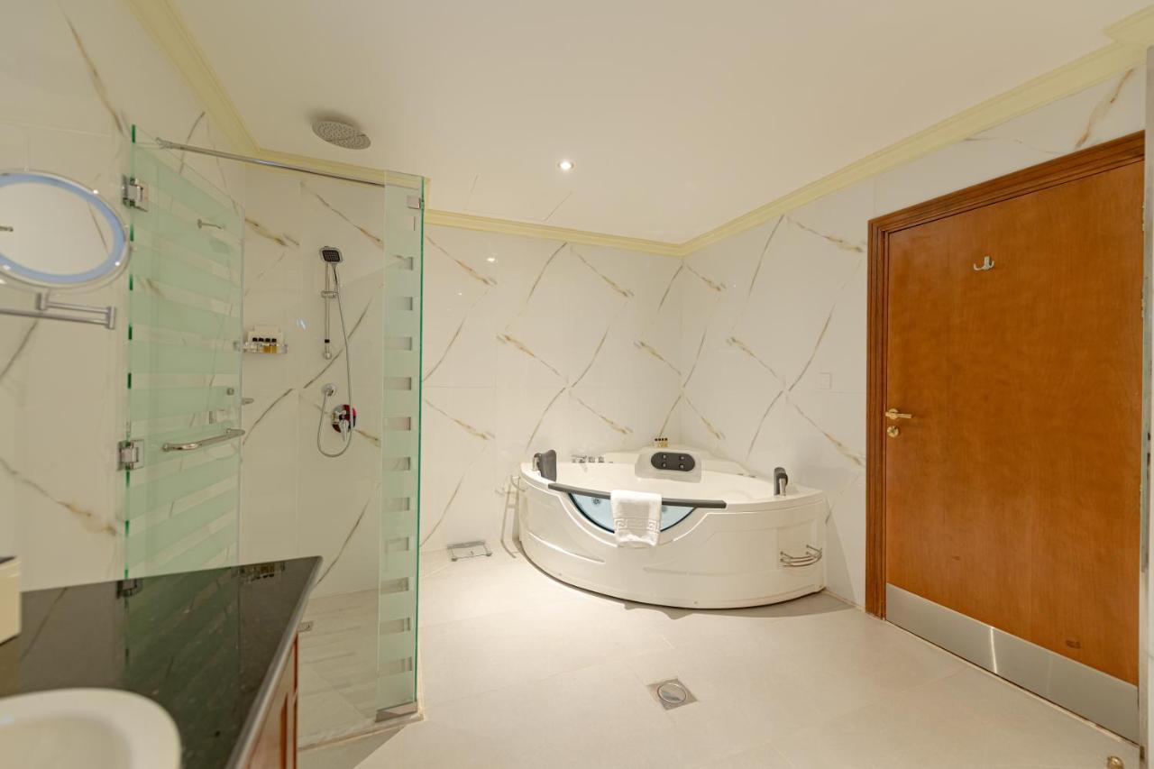 Wa Hotel Джеда Екстериор снимка